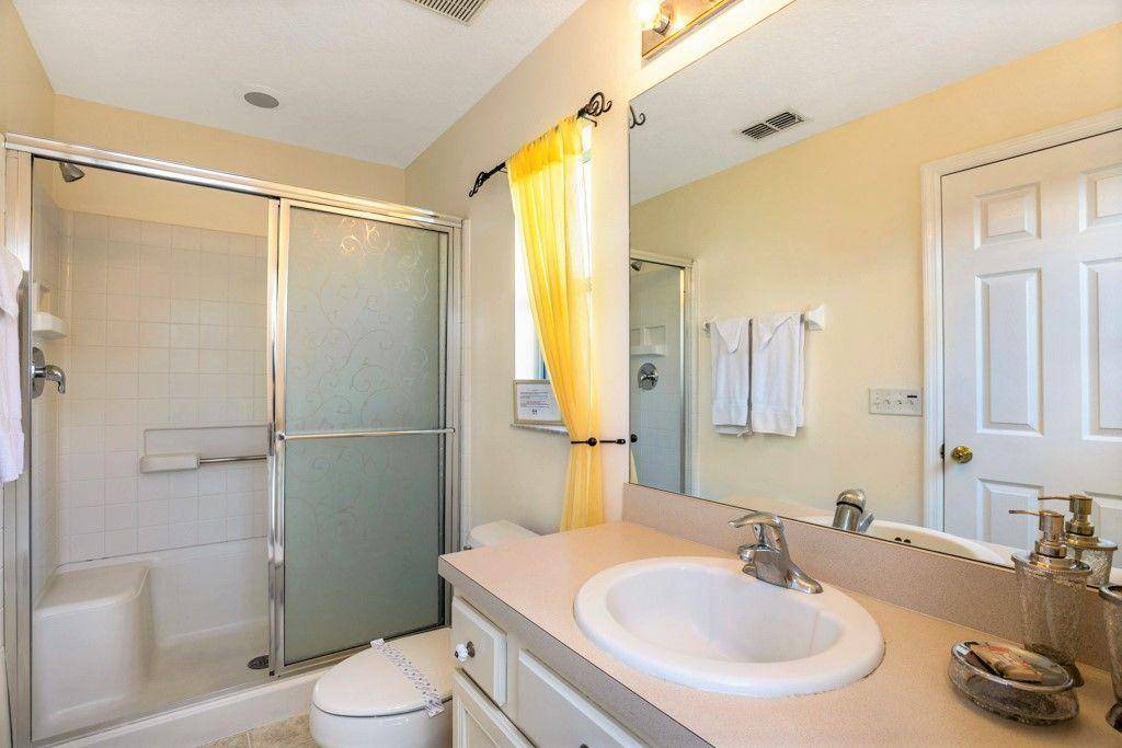 Photo of Bathroom in Seasons