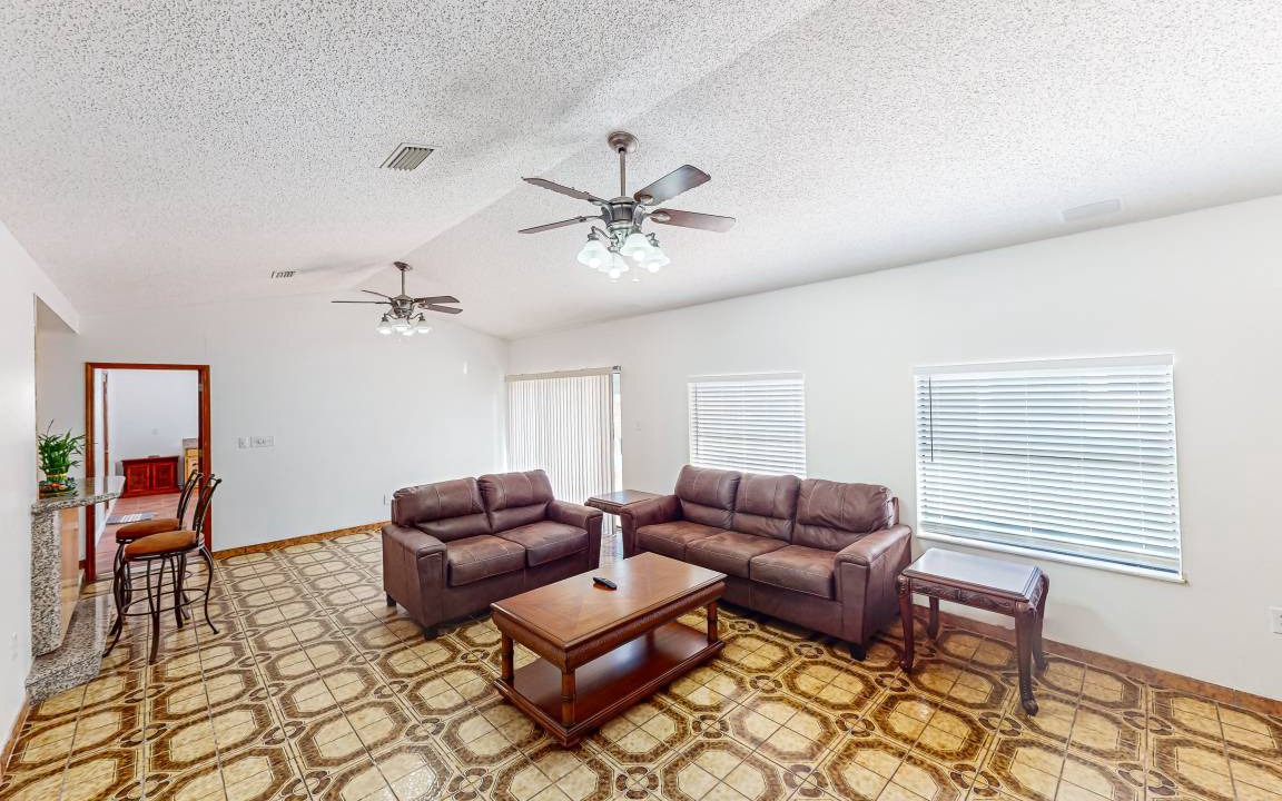 Photo of Livingroom in Orient Park