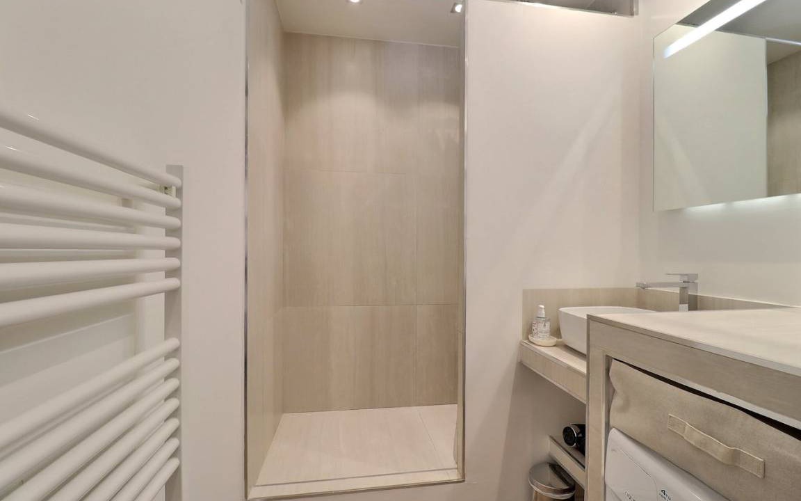 Photo of Bathroom in Quinze-Vingts