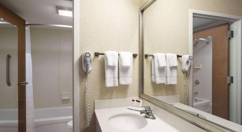 Photo of Bathroom in Airport North