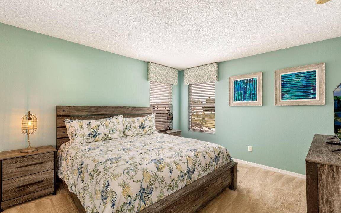 Photo of Bedroom in Seasons