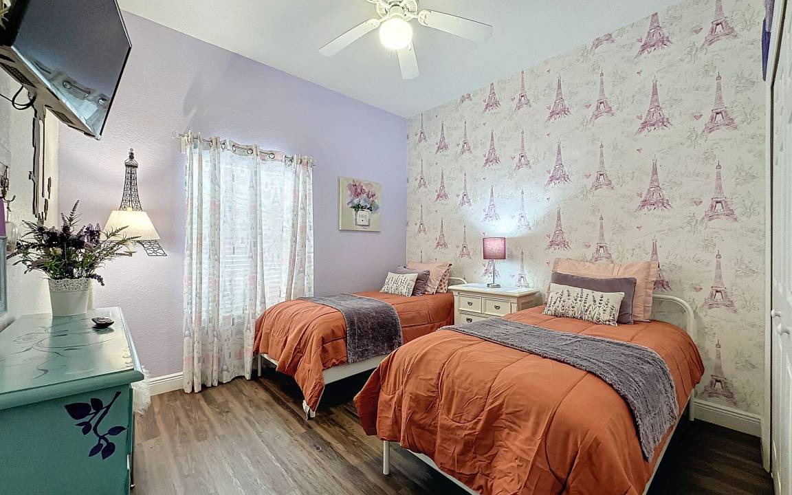 Photo of Bedroom in Bahama Bay