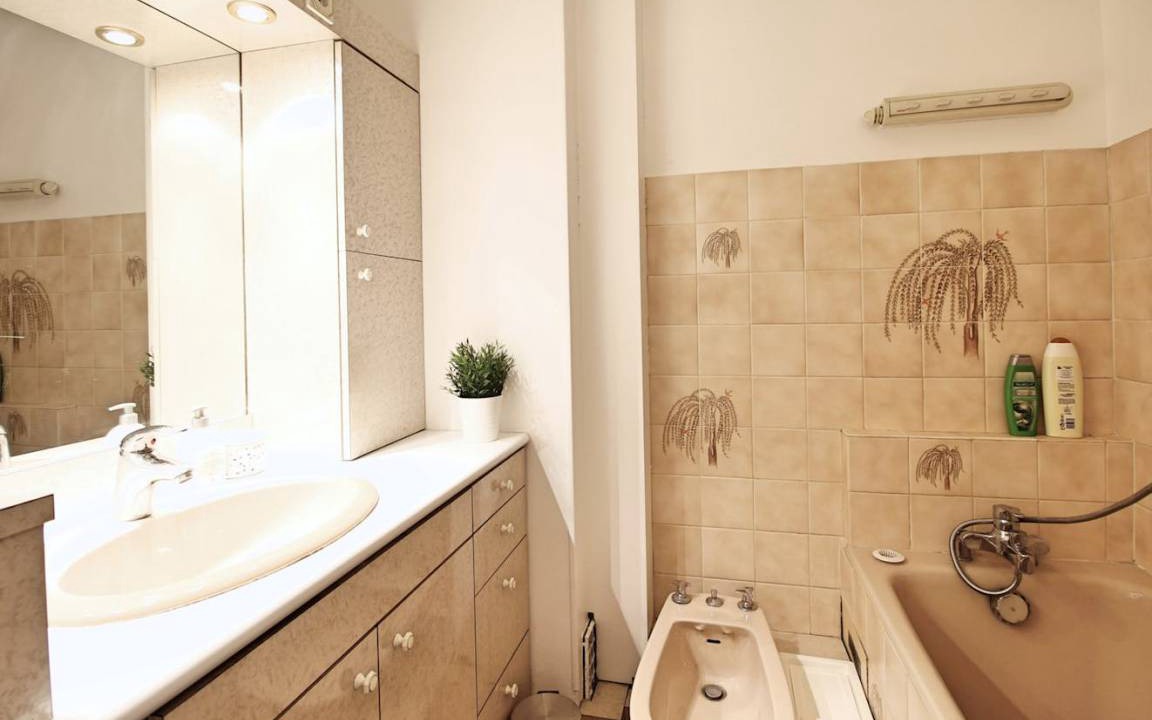 Photo of Bathroom in Charonne