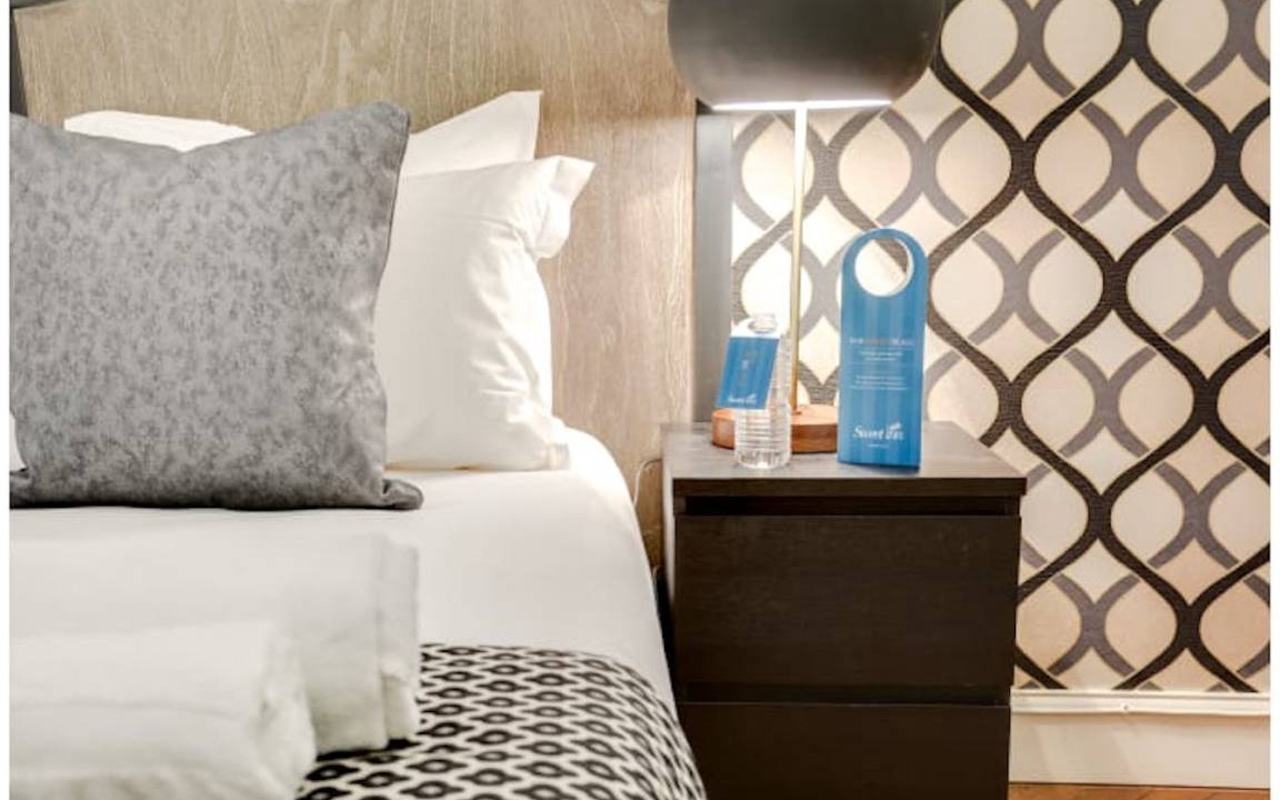 Photo of Bedroom in 8th Arrondissement
