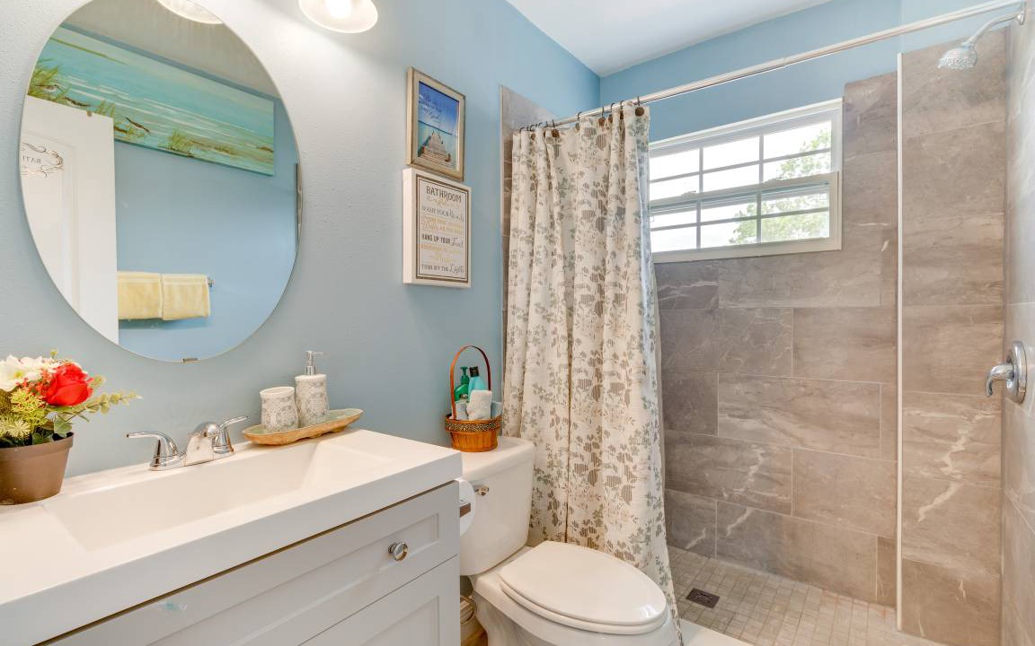 Photo of Bathroom in Fairvilla