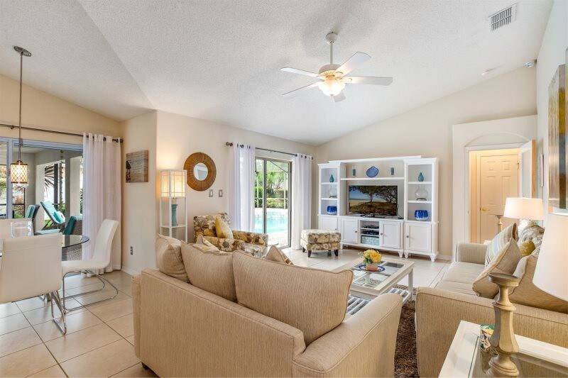 Photo of Livingroom in Orange Tree