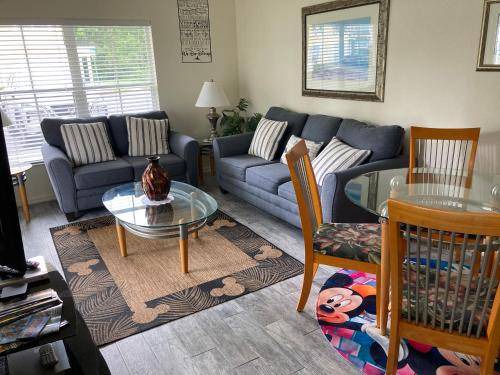 Photo of Livingroom in Venetian Bay Villages