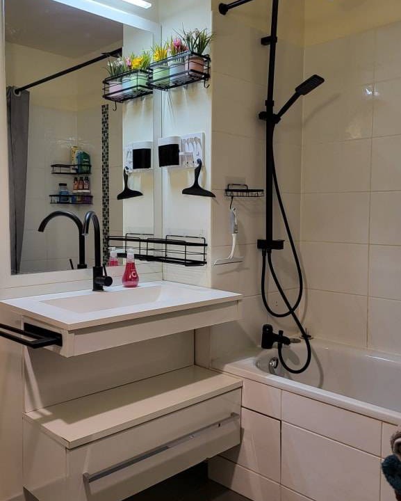 Photo of Bathroom in Saint-Denis
