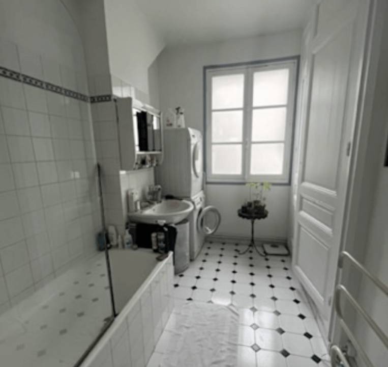 Photo of Bathroom in Clignancourt