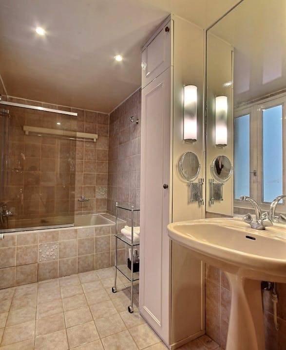 Photo of Bathroom in Les Halles