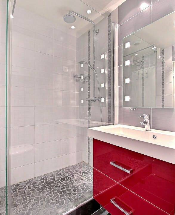 Photo of Bathroom in Suresnes