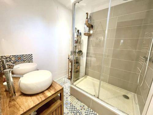 Photo of Bathroom in Asnieres-sur-Seine