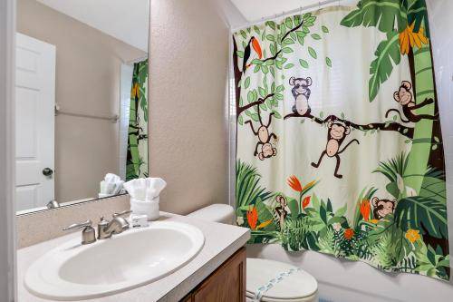 Photo of Bathroom in Trafalgar Village