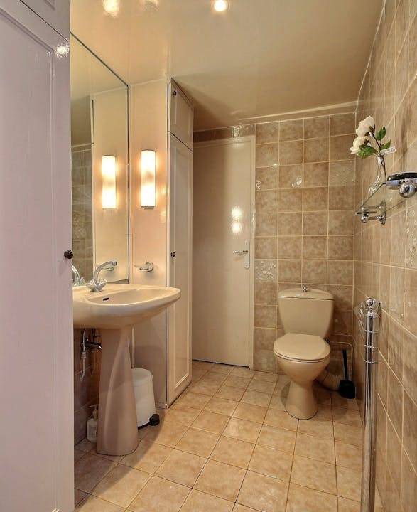 Photo of Bathroom in Les Halles