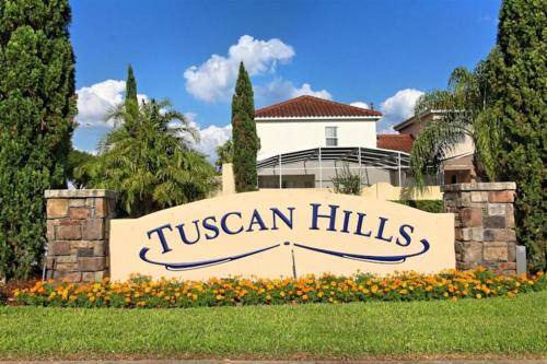 Photo of Others in Tuscan Hills