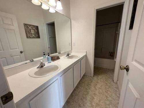 Photo of Bathroom in Sunset Ridge