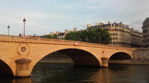 Photo of Buildings in 4th Arrondissement