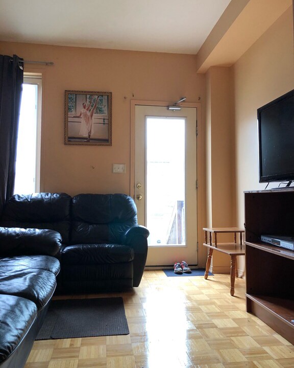 Photo of Livingroom in Village at York University