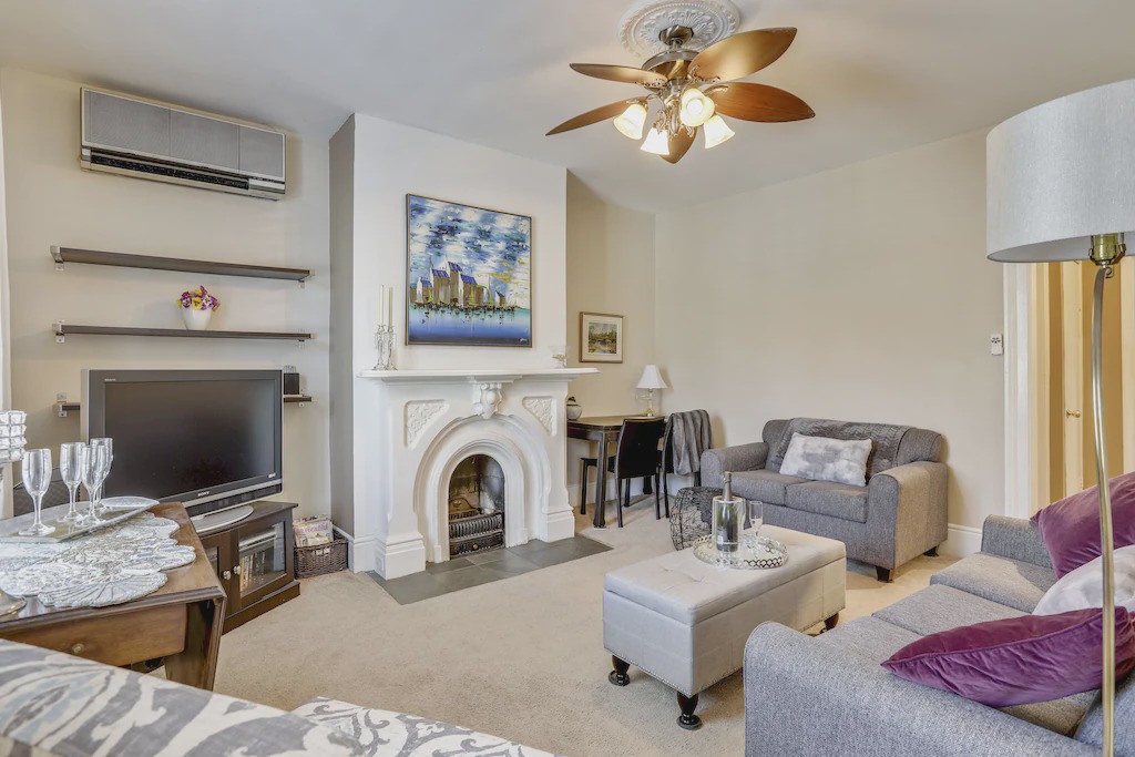 Photo of Livingroom in Cabbagetown South