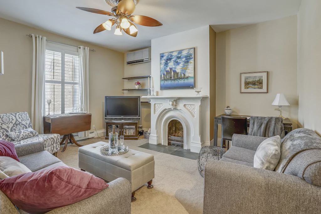 Photo of Livingroom in Cabbagetown South