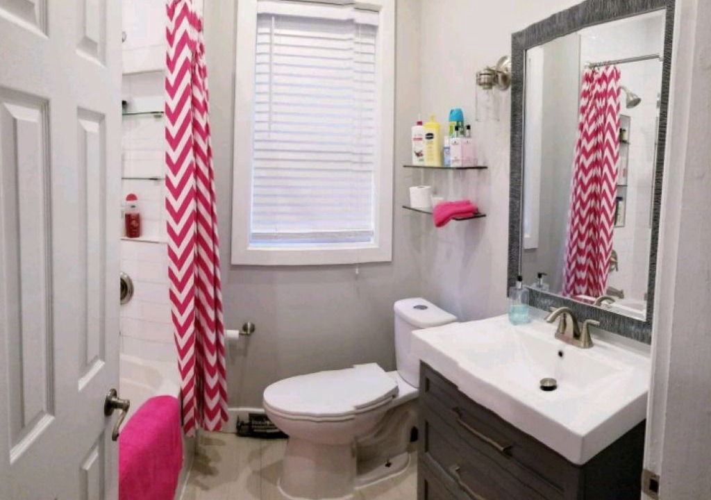 Photo of Bathroom in Parkdale