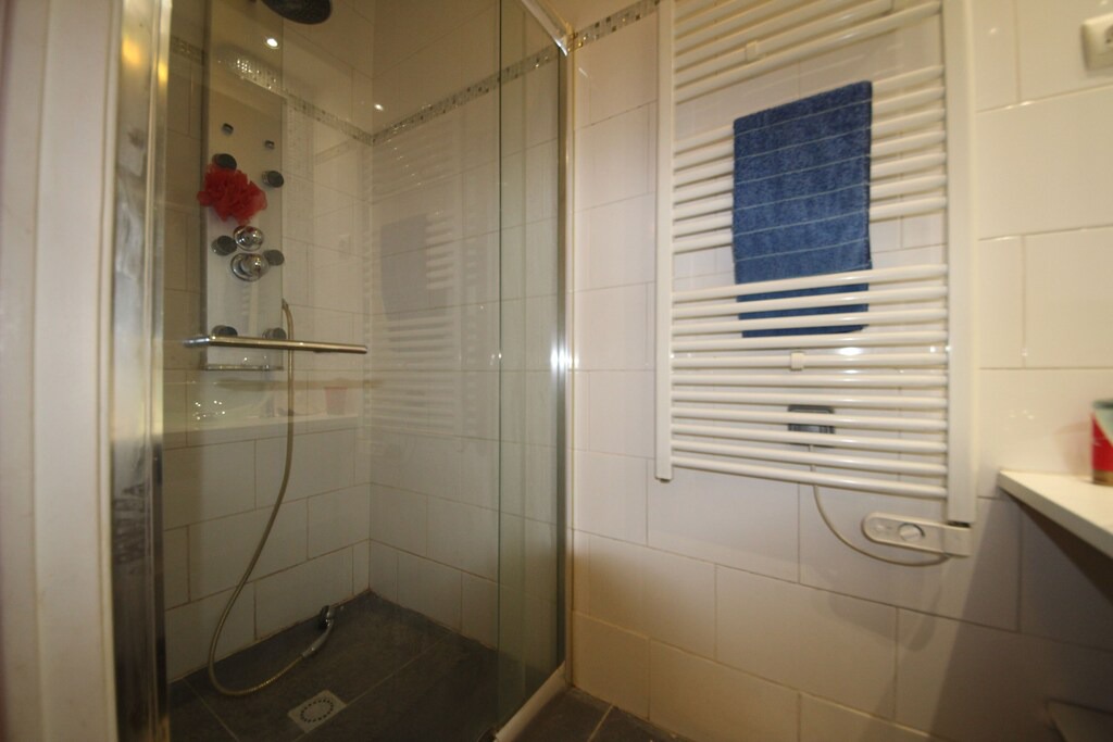 Photo of Bathroom in Aubervilliers