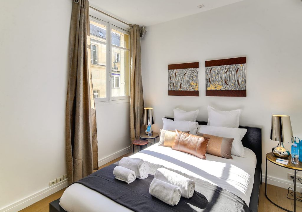 Photo of Bedroom in Champs-Elysees