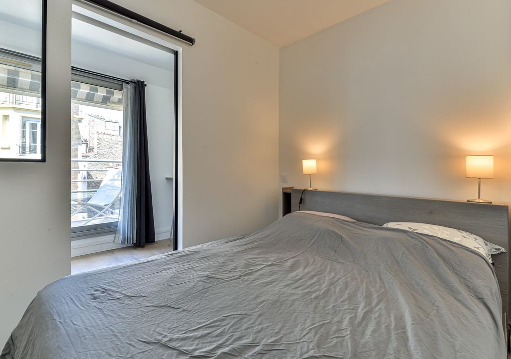 Photo of Bedroom in Republique–Point-du-Jour