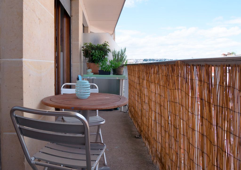 Photo of Patio Balcony in Republique–Point-du-Jour