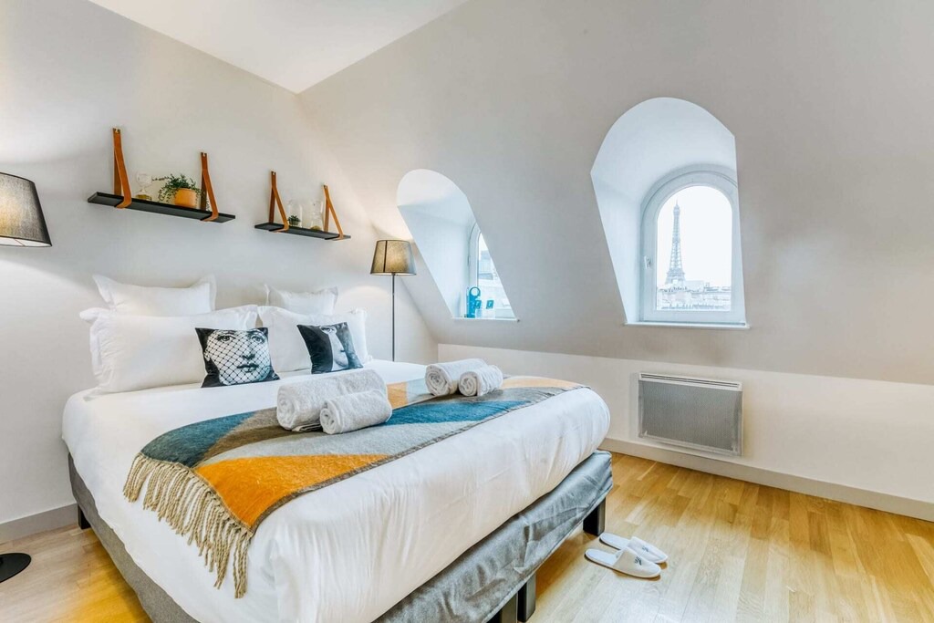 Photo of Bedroom in Champs-Elysees
