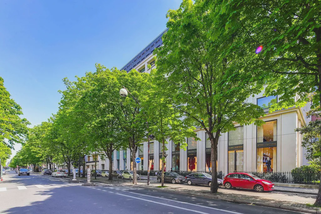 Photo of Others in Champs-Elysees