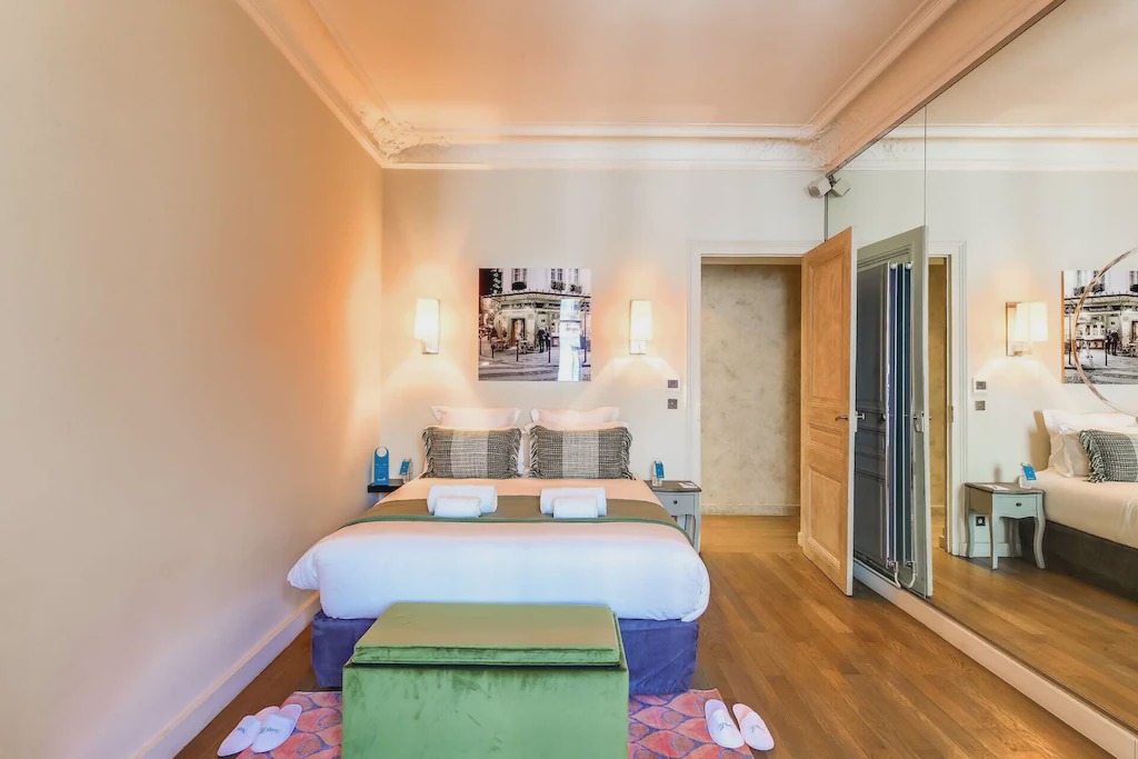 Photo of Livingroom in Champs-Elysees