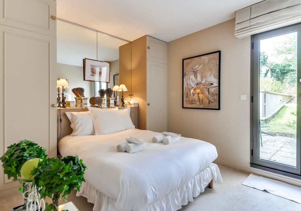 Photo of Bedroom in Republique–Point-du-Jour