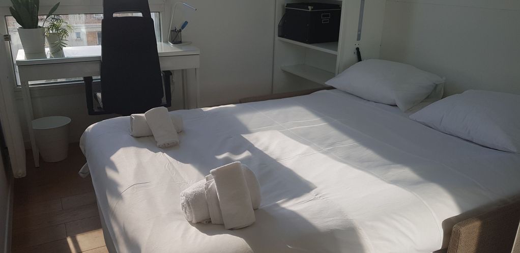Photo of Bedroom in Pere Lachaise
