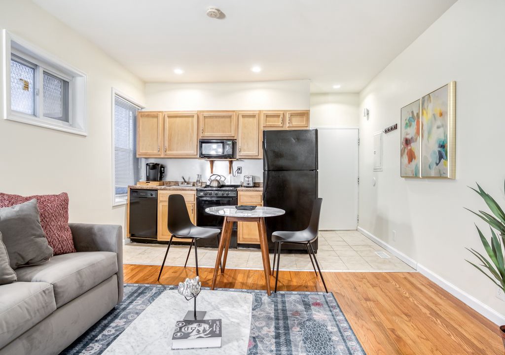 Photo of Livingroom in Center City West