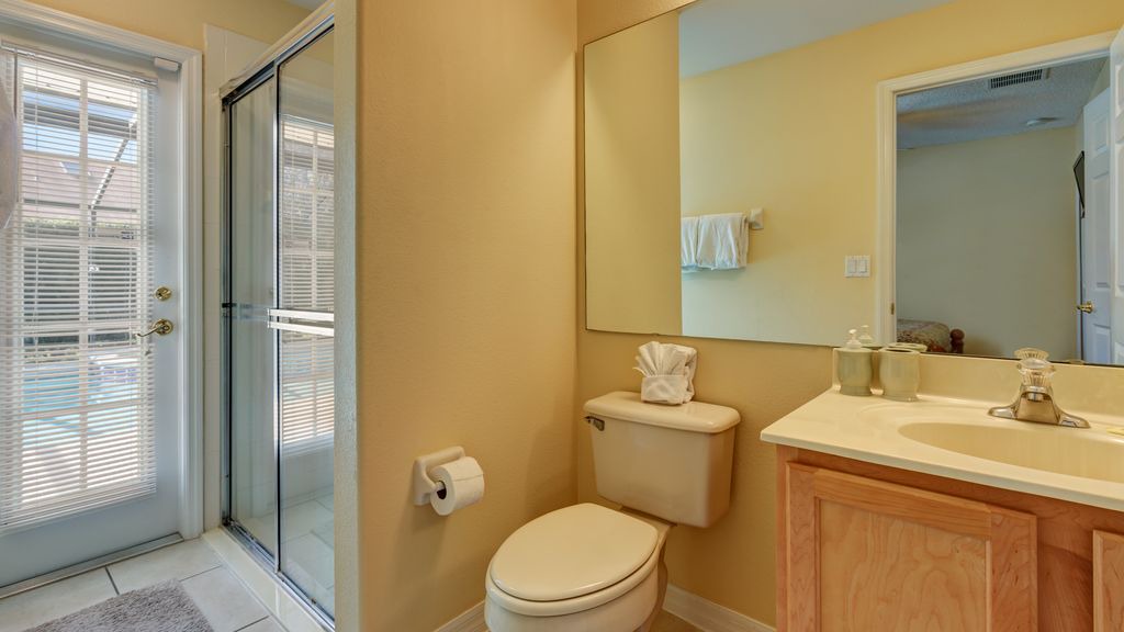 Photo of Bathroom in Orange Tree