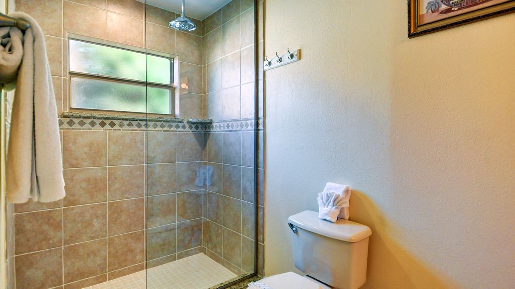 Photo of Bathroom in Orange Tree