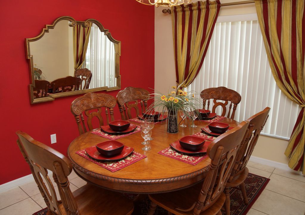 Photo of Livingroom in Crescent Lakes
