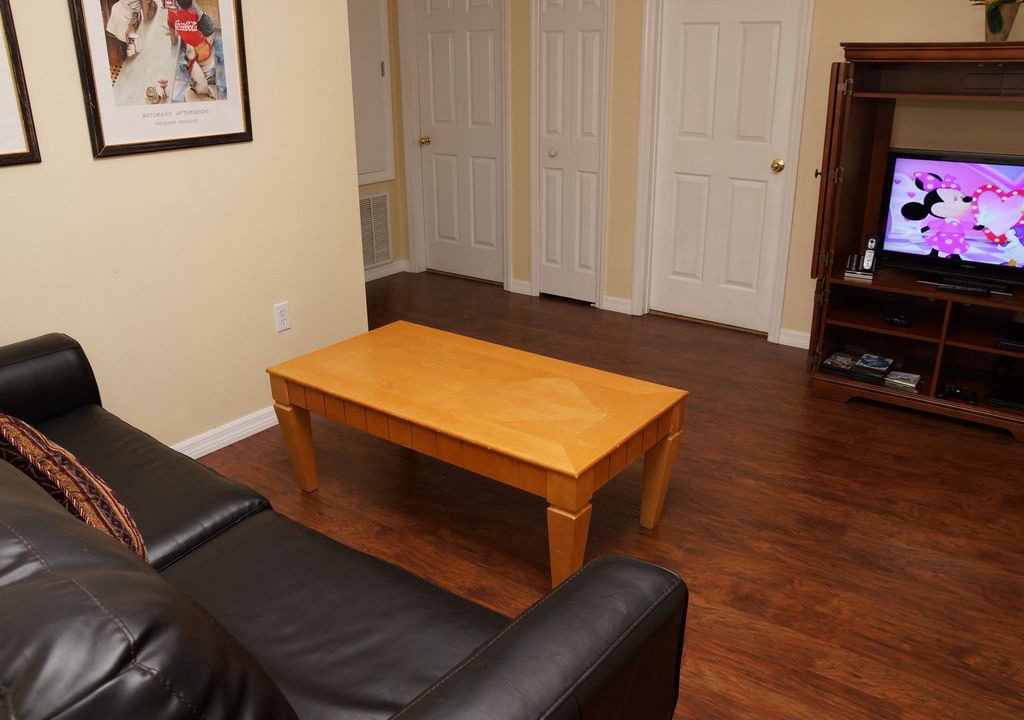 Photo of Livingroom in Crescent Lakes