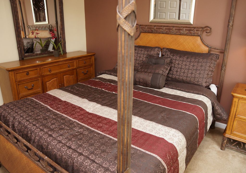 Photo of Bedroom in Crescent Lakes