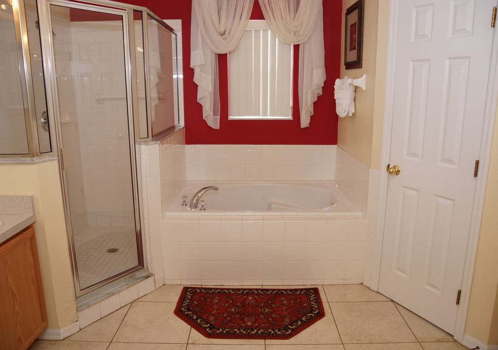 Photo of Bathroom in Crescent Lakes