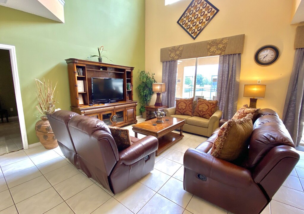 Photo of Livingroom in Seasons