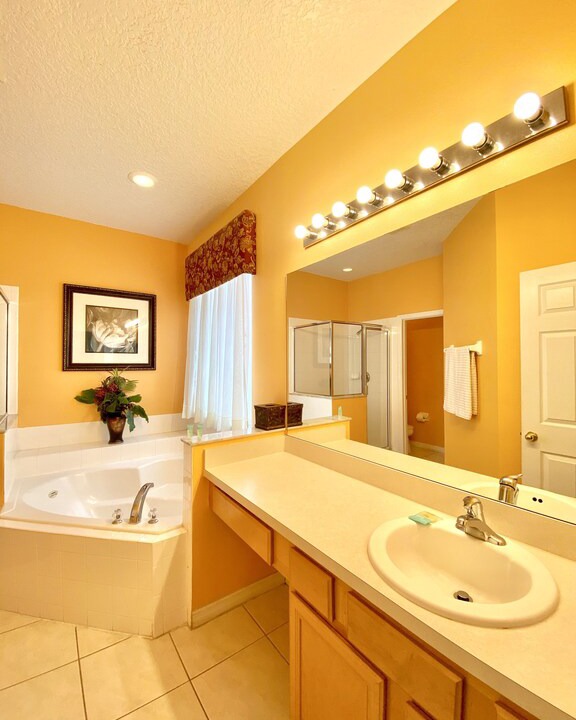 Photo of Bathroom in Seasons