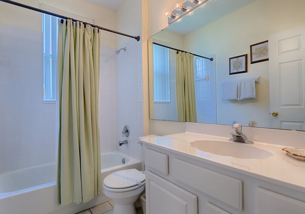 Photo of Bathroom in Ridgewood Lakes