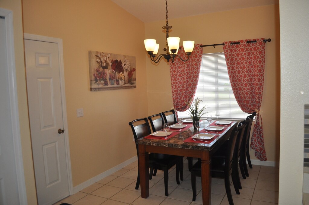 Photo of Livingroom in Hillcrest Estates