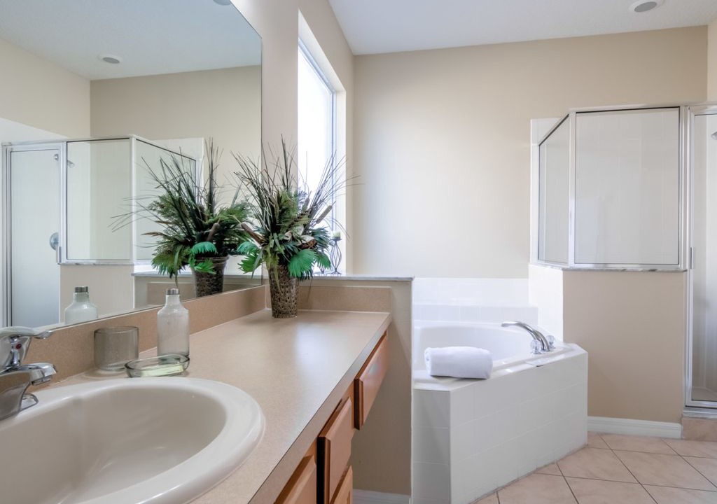 Photo of Bathroom in Seasons