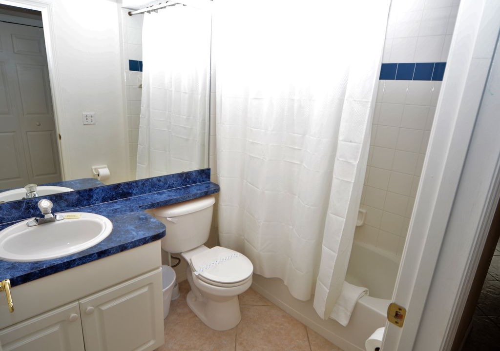 Photo of Bathroom in Sunset Lakes