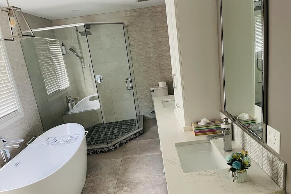 Photo of Bathroom in Middlesex Centre