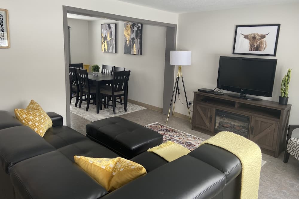 Photo of Livingroom in Kincardine