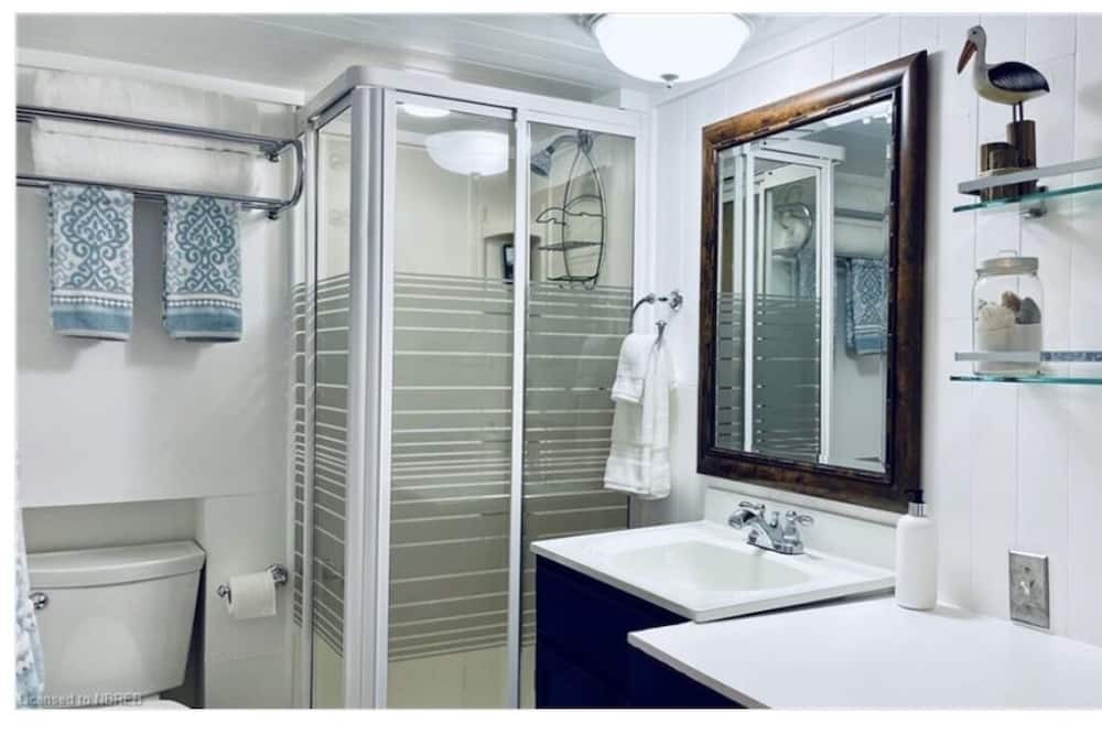 Photo of Bathroom in Nipissing